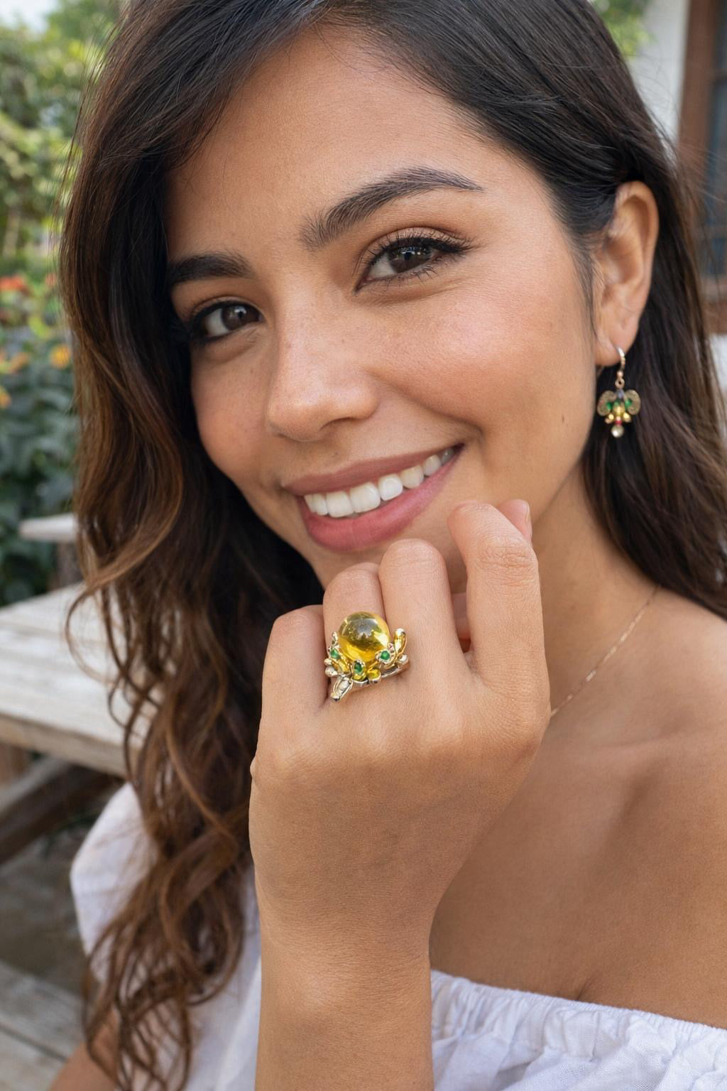 Anillo de ámbar azul