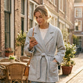 Chaqueta clásica con cinturón para mujer de @spreadfashion
